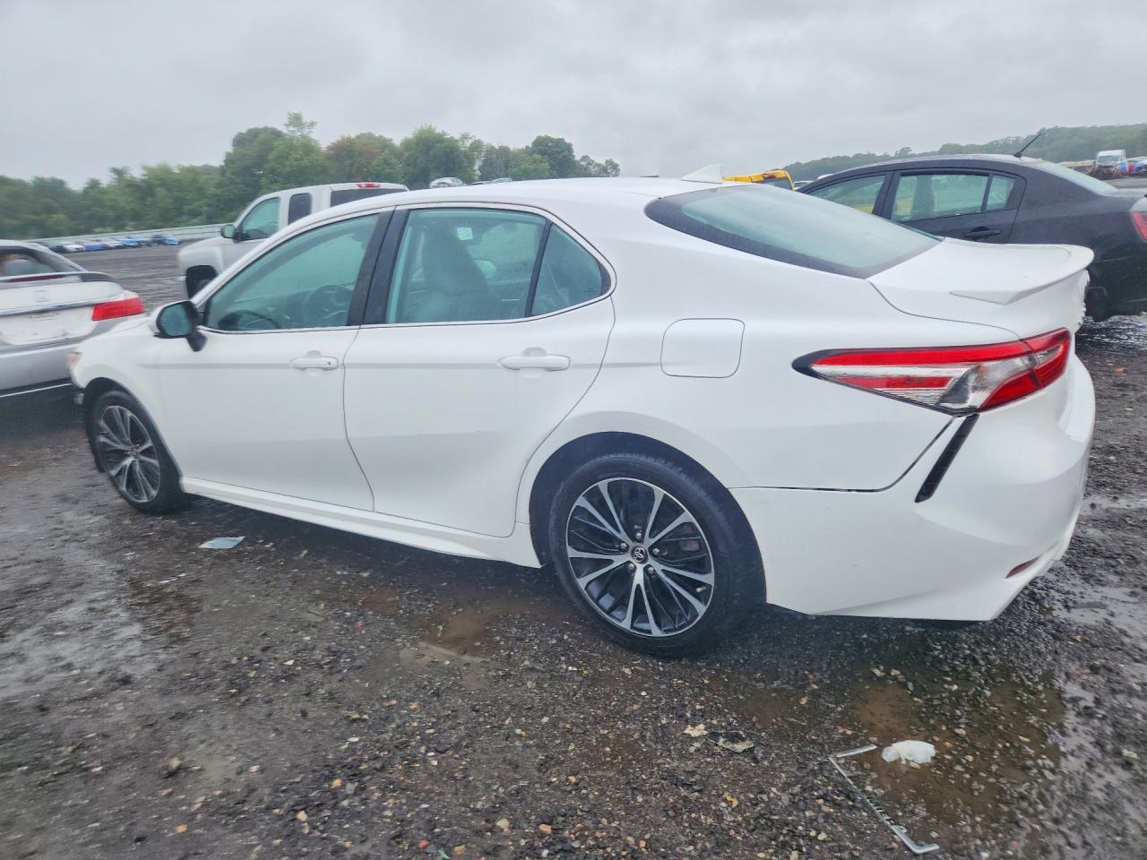 2019 TOYOTA CAMRY SE — снимка 2