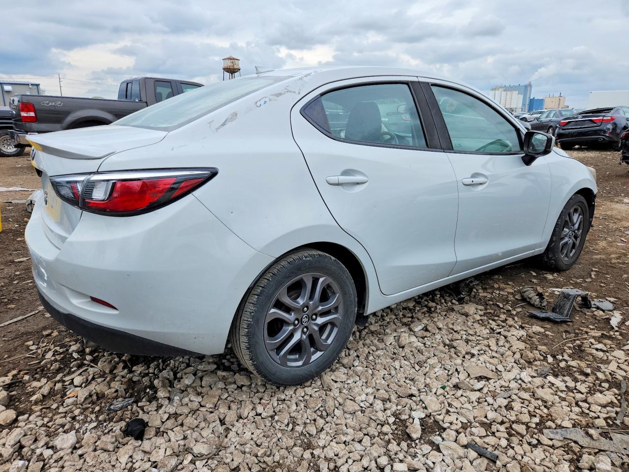 2019 TOYOTA YARIS LE — снимка 3