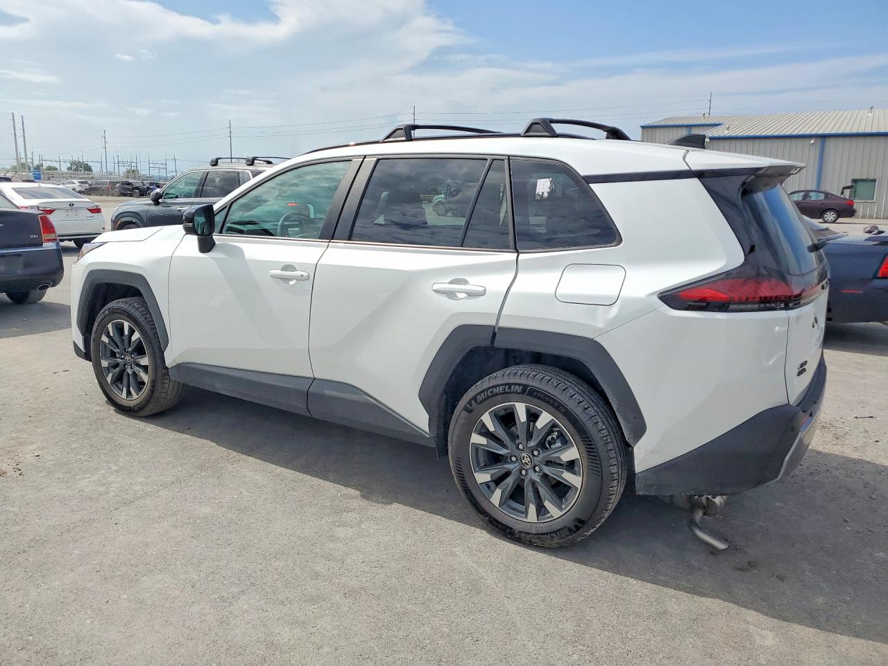 2026 TOYOTA RAV4 LIMITED — снимка 2