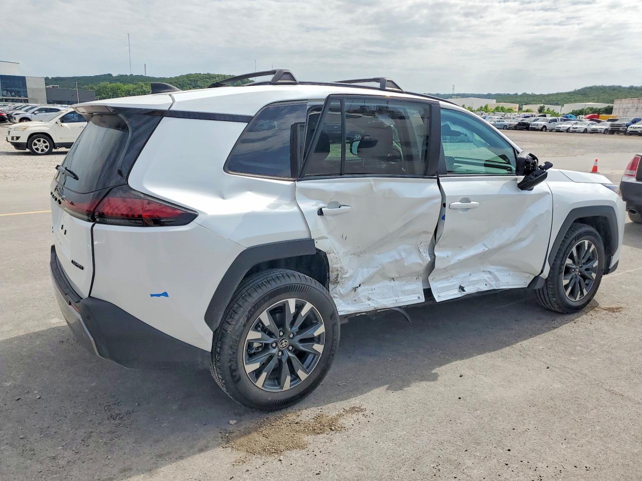 2026 TOYOTA RAV4 LIMITED — снимка 3