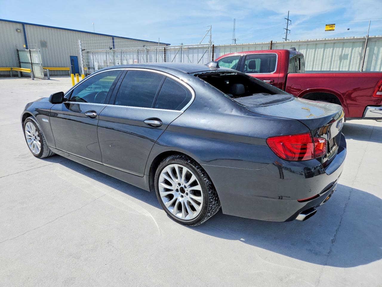 2013 BMW 550 — снимка 2
