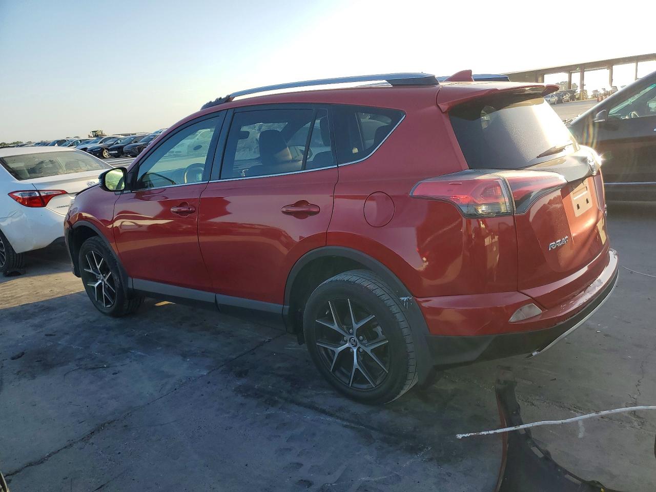 2017 TOYOTA RAV4 SE — снимка 2