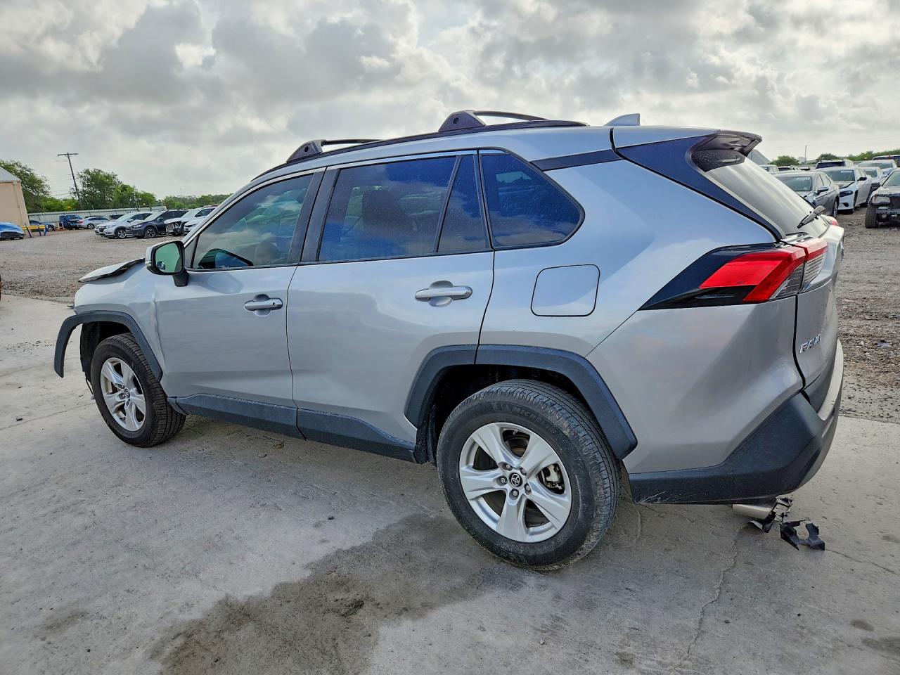 2019 TOYOTA RAV4 XLE — снимка 2