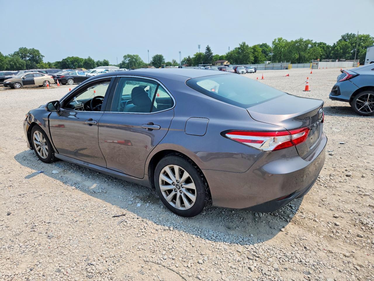 2018 TOYOTA CAMRY LE — снимка 2
