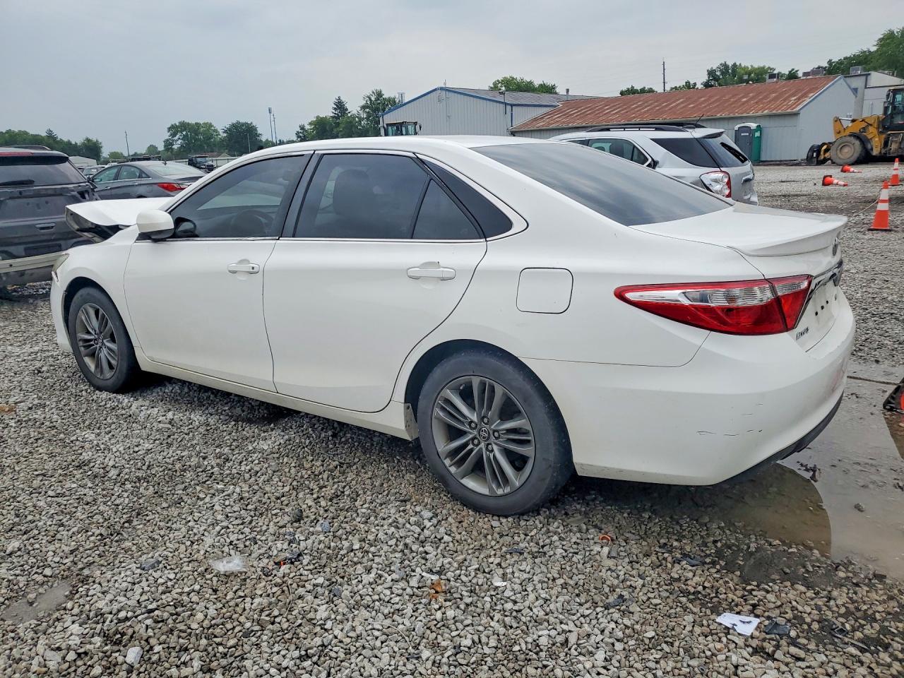 2017 TOYOTA CAMRY SE — снимка 2