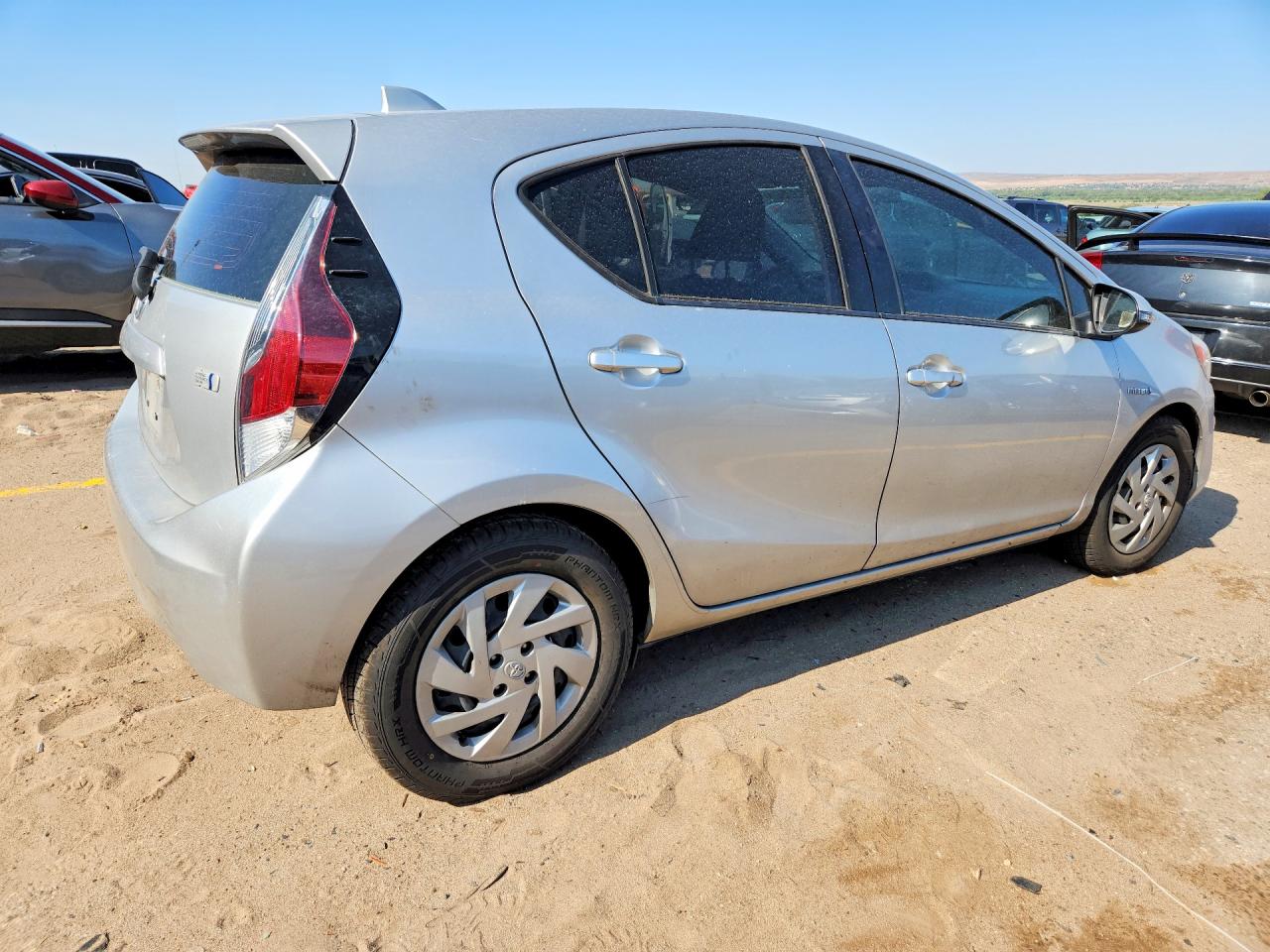 2015 TOYOTA PRIUS C TWO — снимка 3