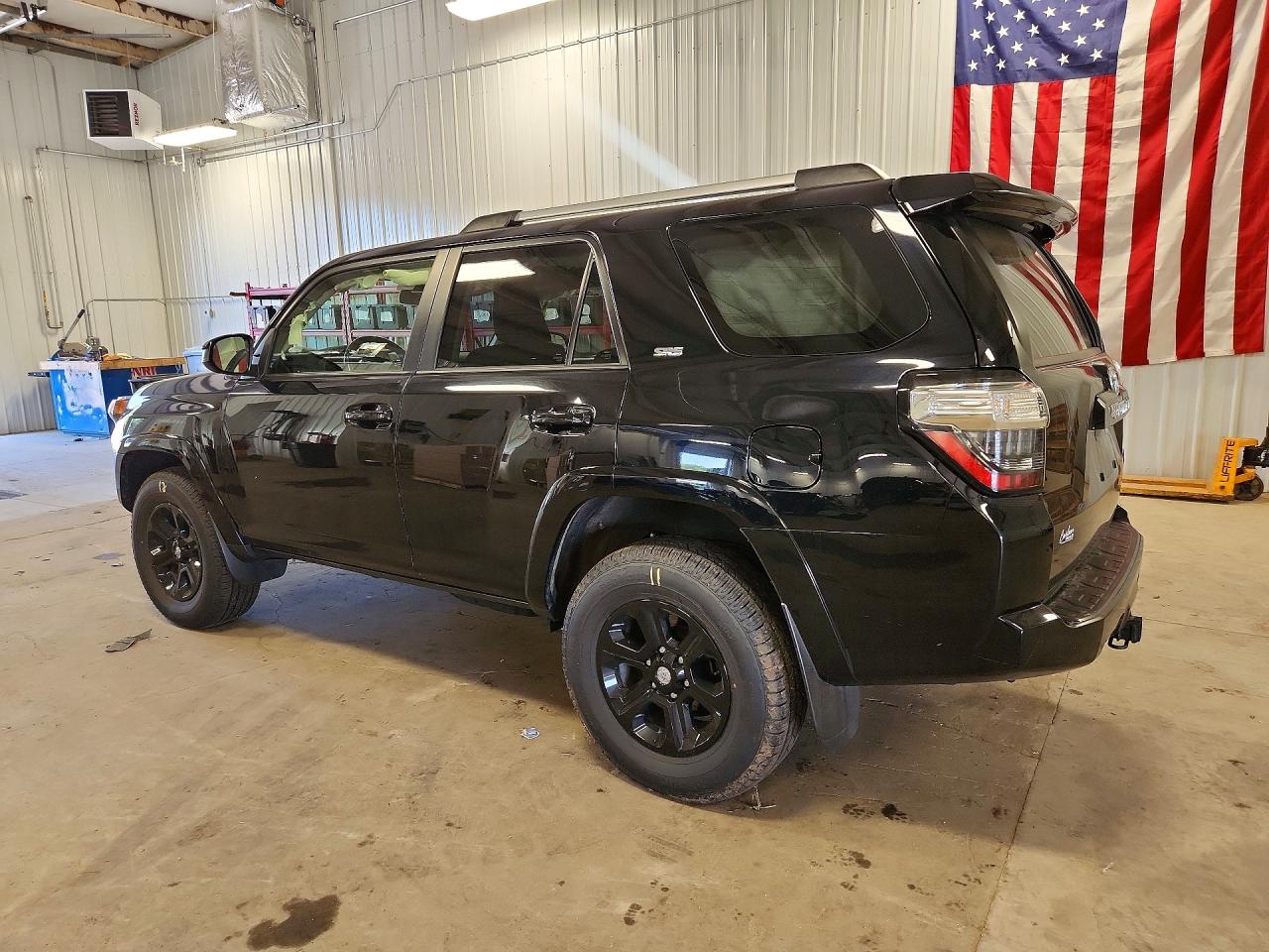 2024 TOYOTA 4RUNNER SR5 — снимка 2
