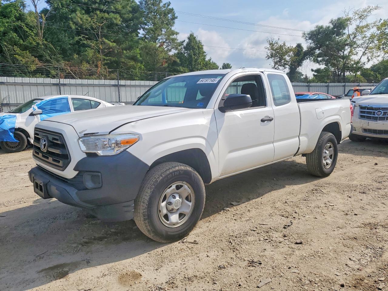 2016 TOYOTA TACOMA SR