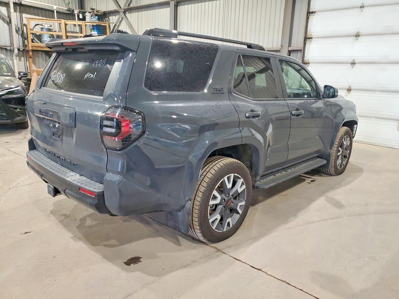 2026 TOYOTA 4RUNNER SR5 — снимка 3