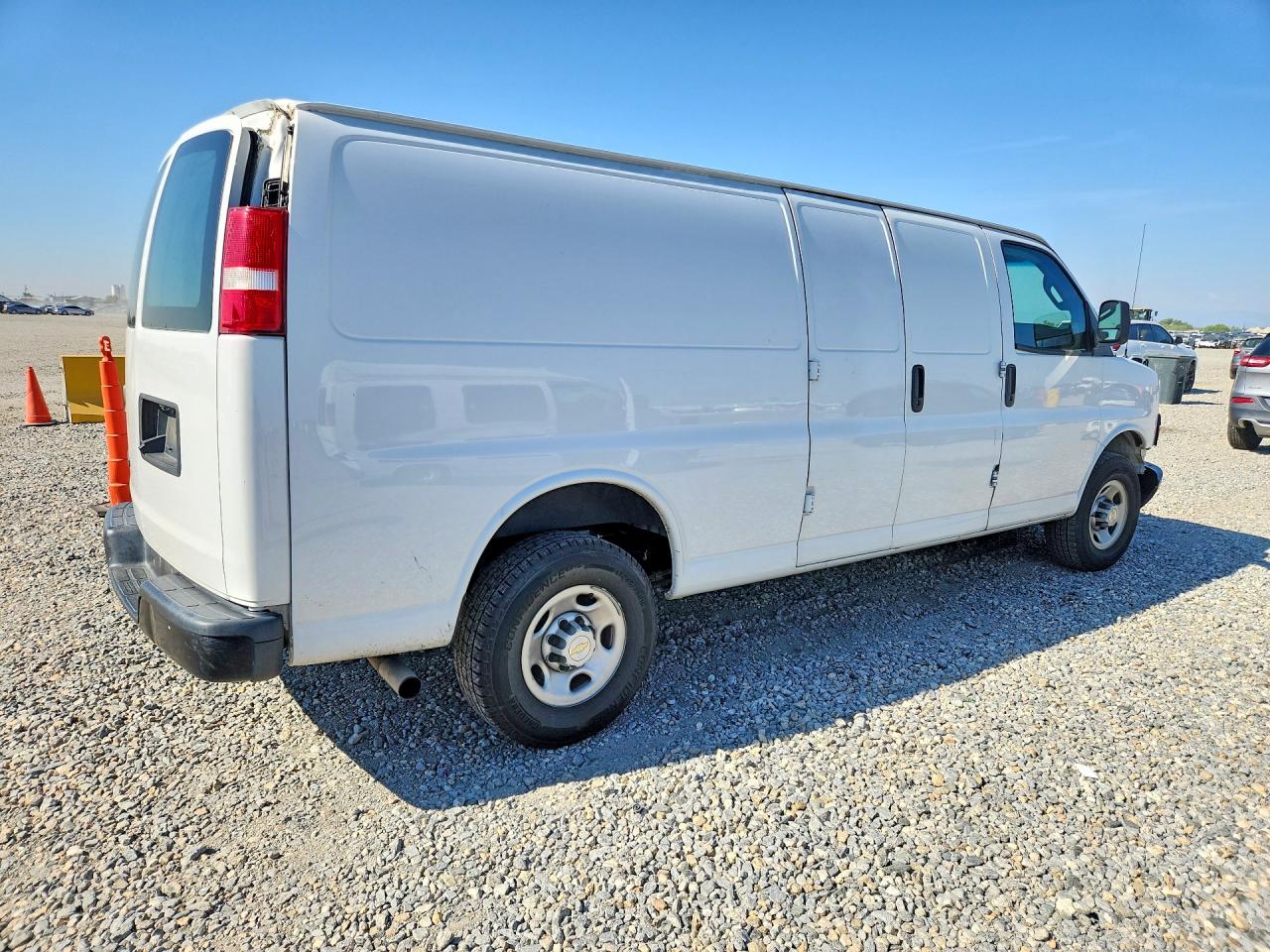 2022 CHEVROLET EXPRESS 2500 — снимка 3