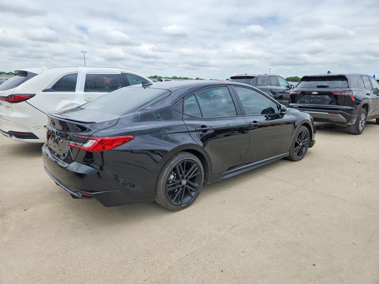 2026 TOYOTA CAMRY NIGHTSHADE — снимка 3