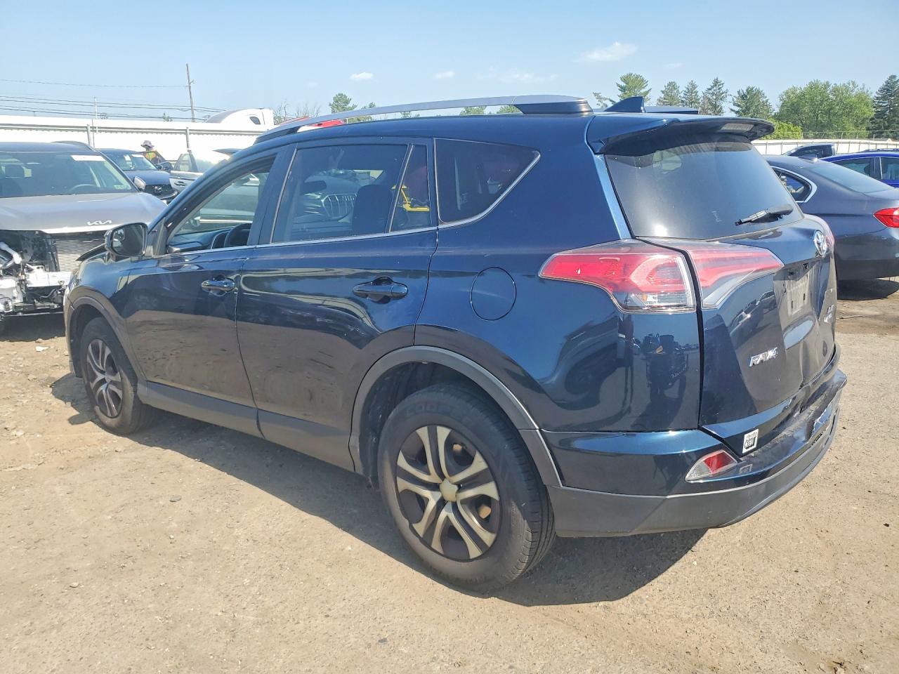 2017 TOYOTA RAV4 LE — снимка 2