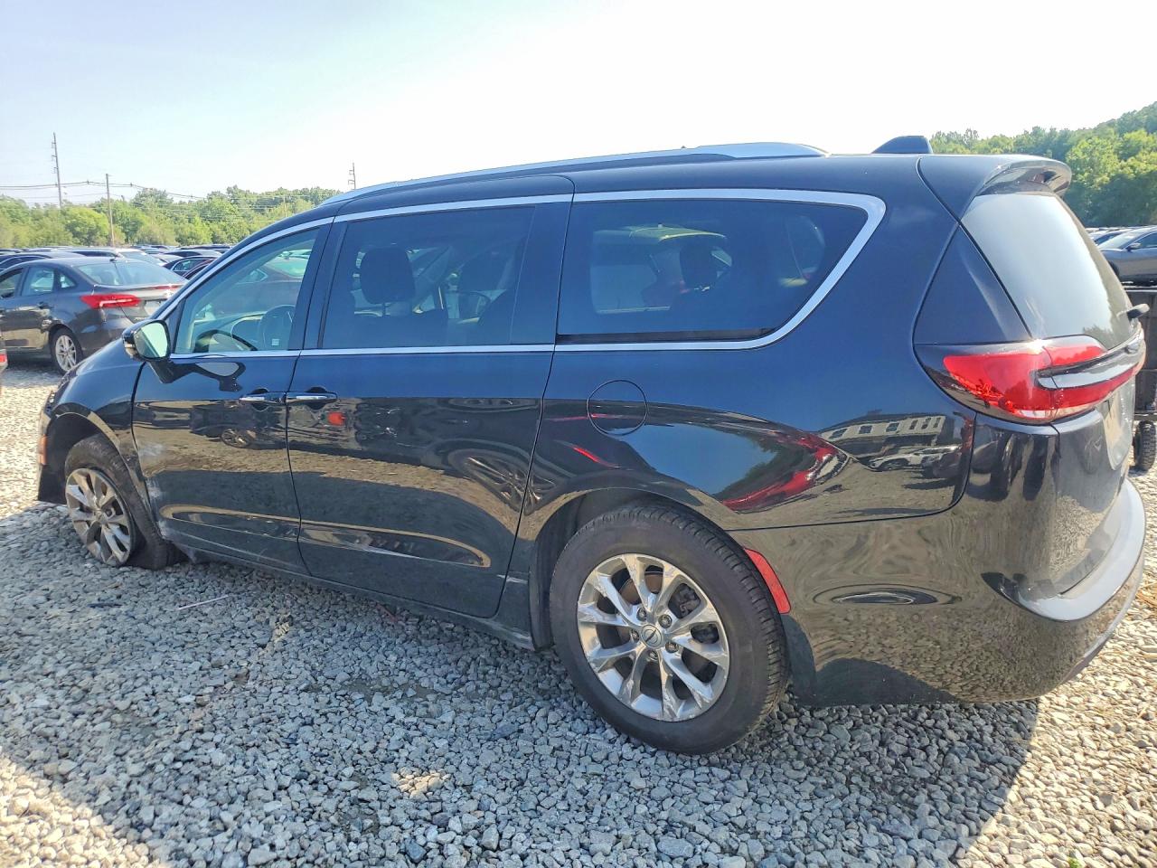 2021 CHRYSLER PACIFICA TOURING L — снимка 2