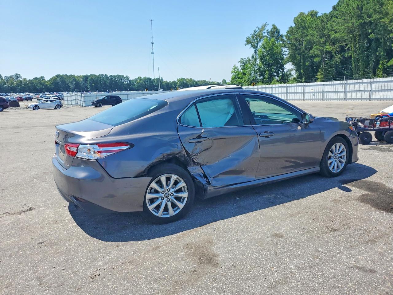 2018 TOYOTA CAMRY LE — снимка 3