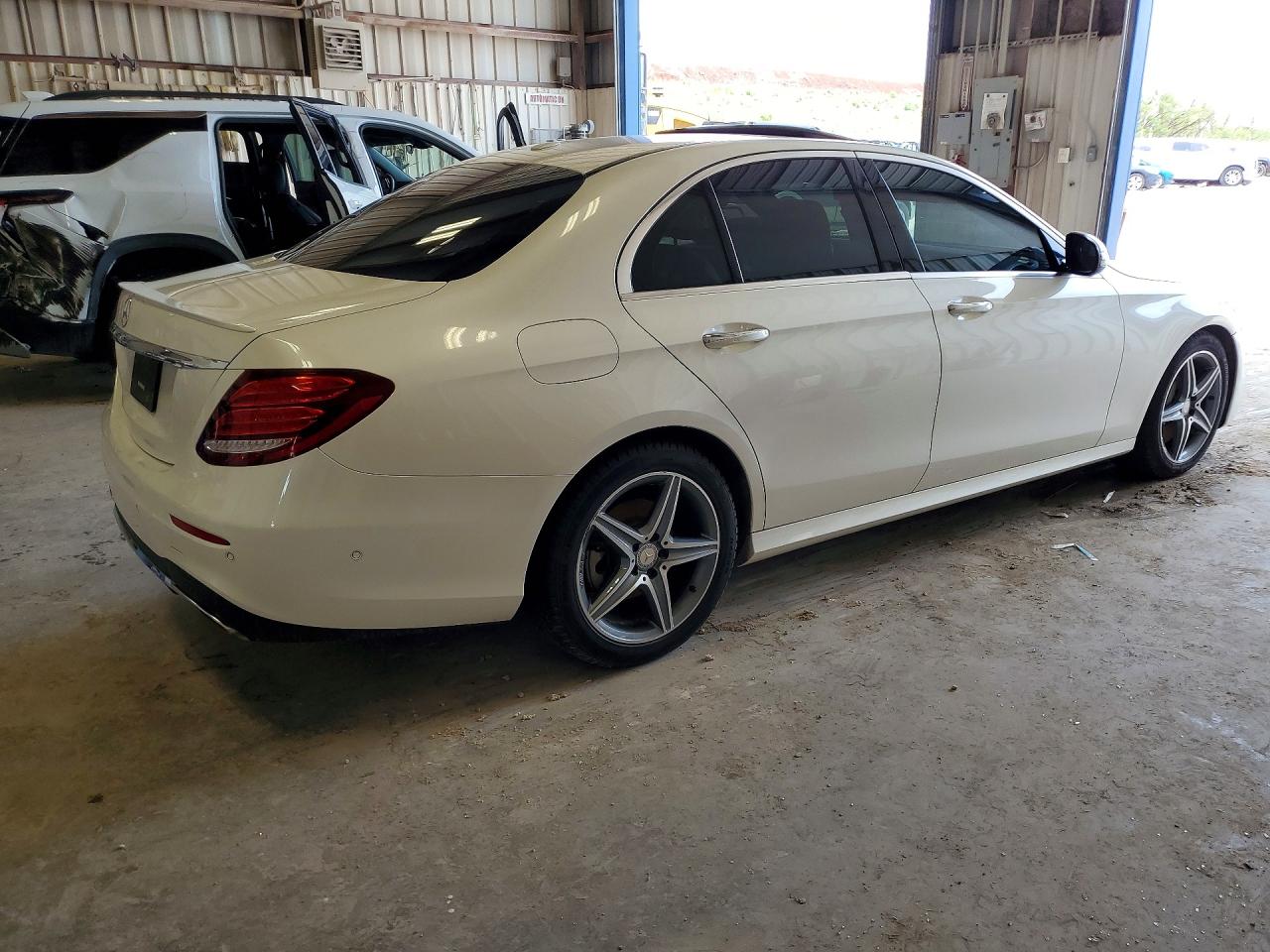 2017 MERCEDES-BENZ E 300 — снимка 3