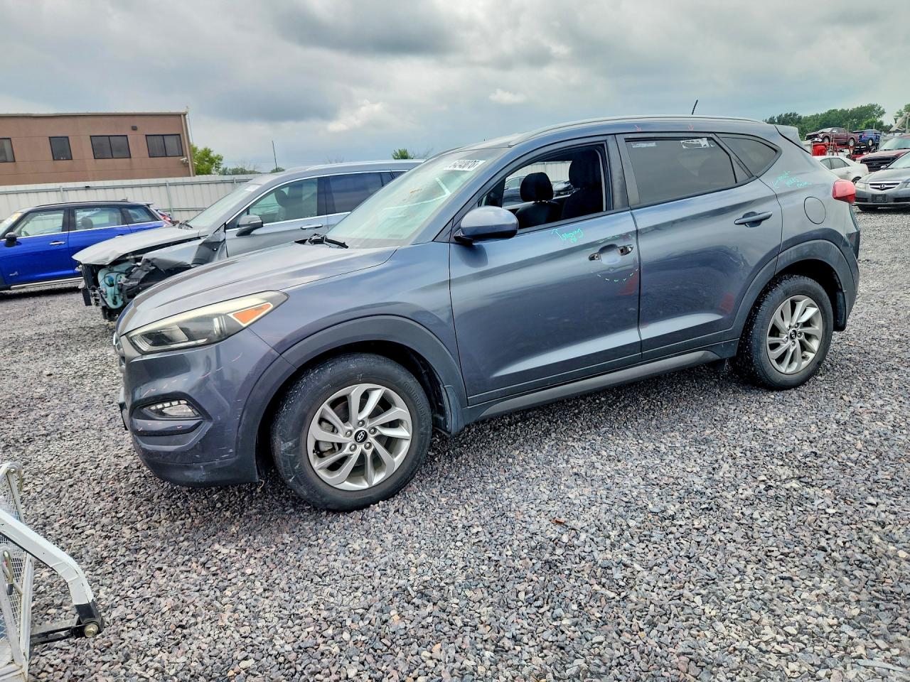 2016 HYUNDAI TUCSON SE