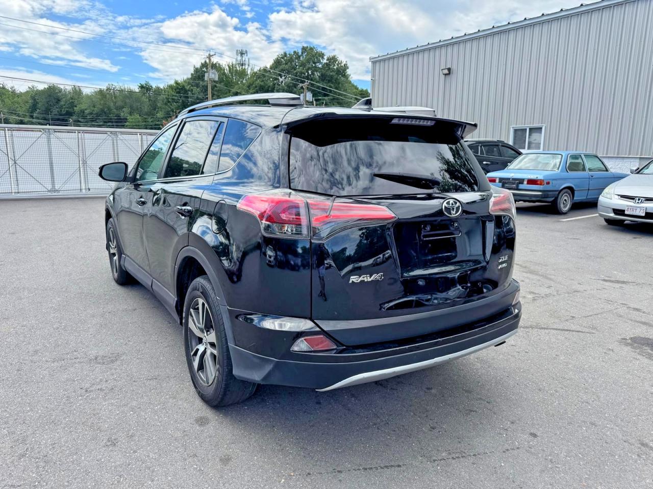 2018 TOYOTA RAV4 XLE — снимка 2