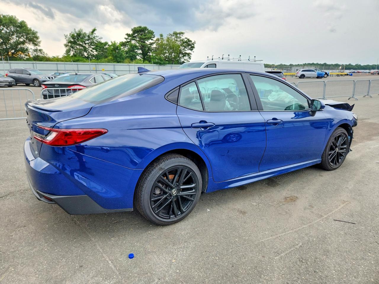 2026 TOYOTA CAMRY SE — снимка 3