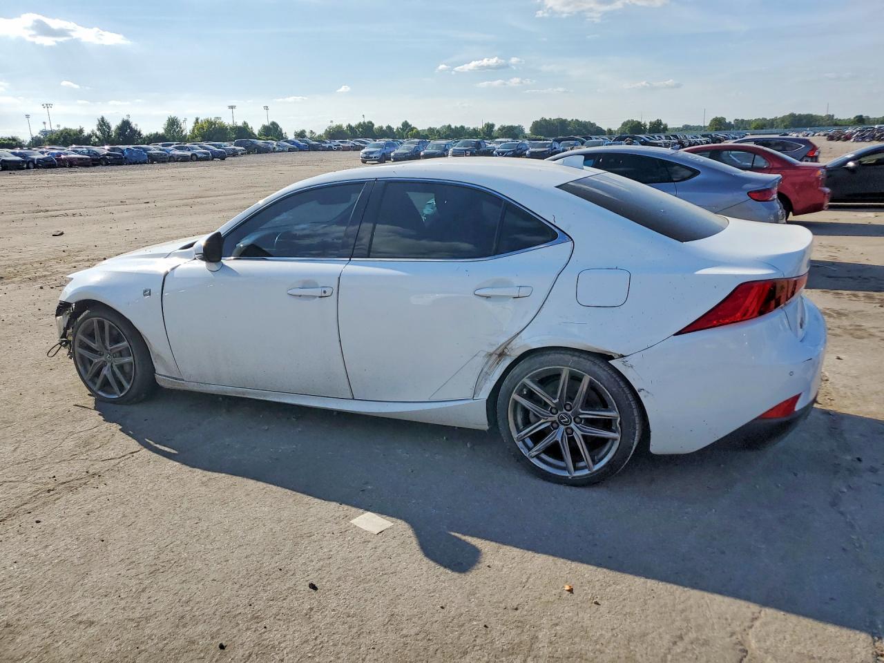 2019 LEXUS IS 300 — снимка 2