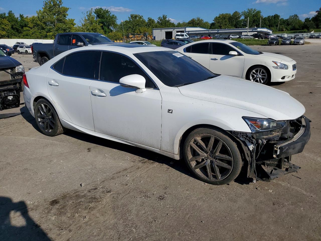 2019 LEXUS IS 300 — снимка 4