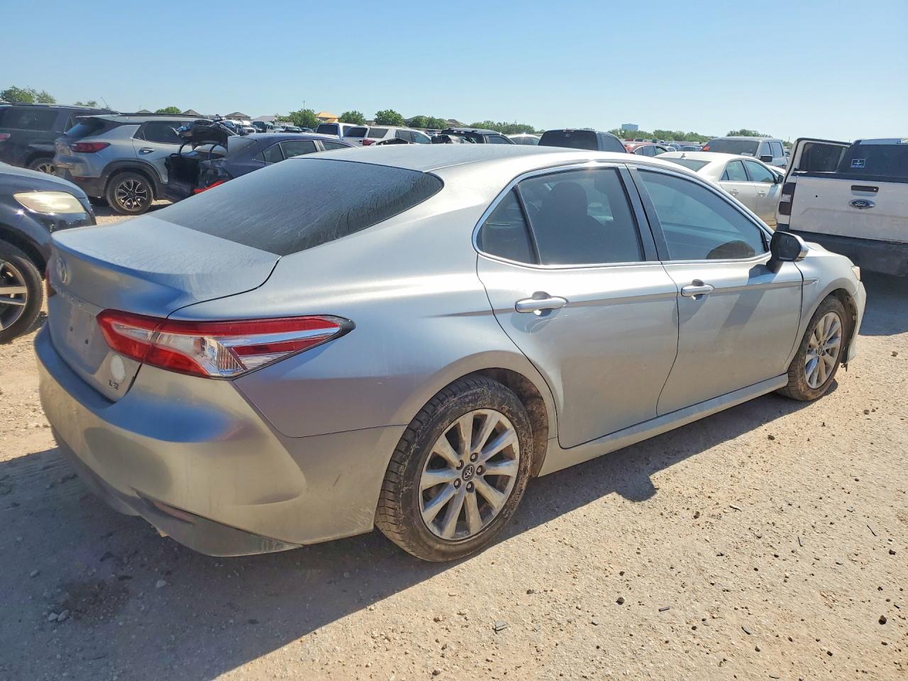 2018 TOYOTA CAMRY LE — снимка 3