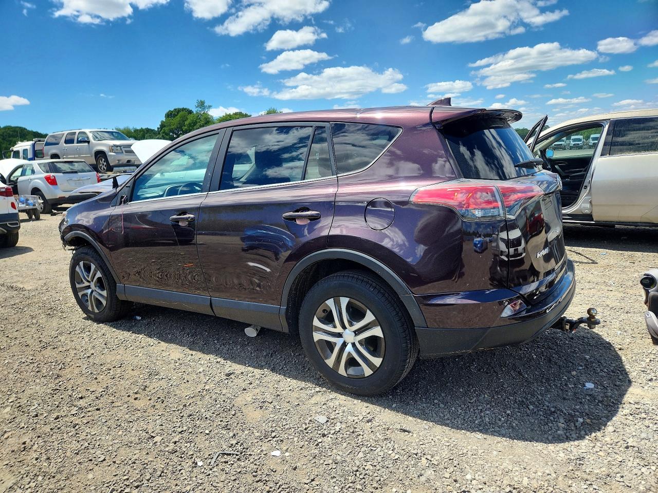 2017 TOYOTA RAV4 LE — снимка 2