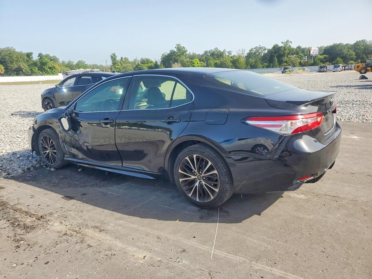 2018 TOYOTA CAMRY SE — снимка 2