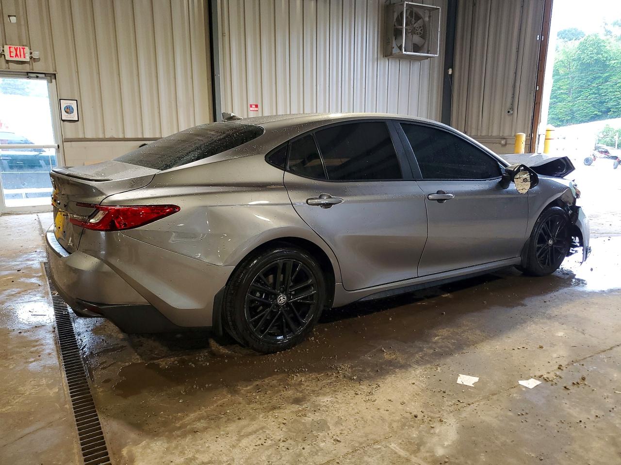 2025 TOYOTA CAMRY SE — снимка 3