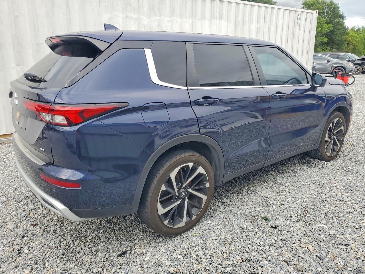 2023 MITSUBISHI OUTLANDER SE — снимка 3