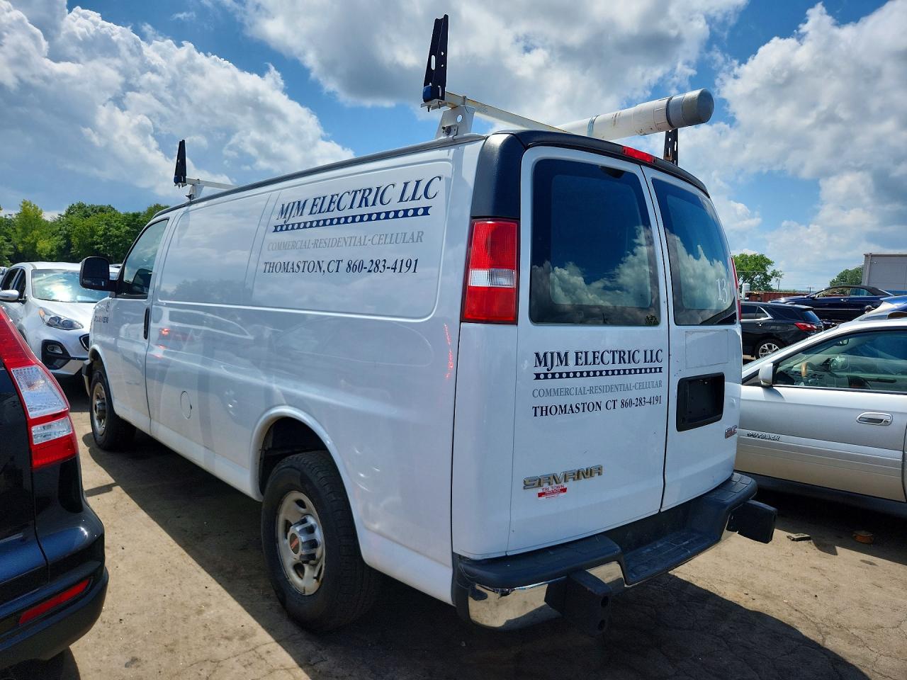 2017 GMC SAVANA G2500 — снимка 2