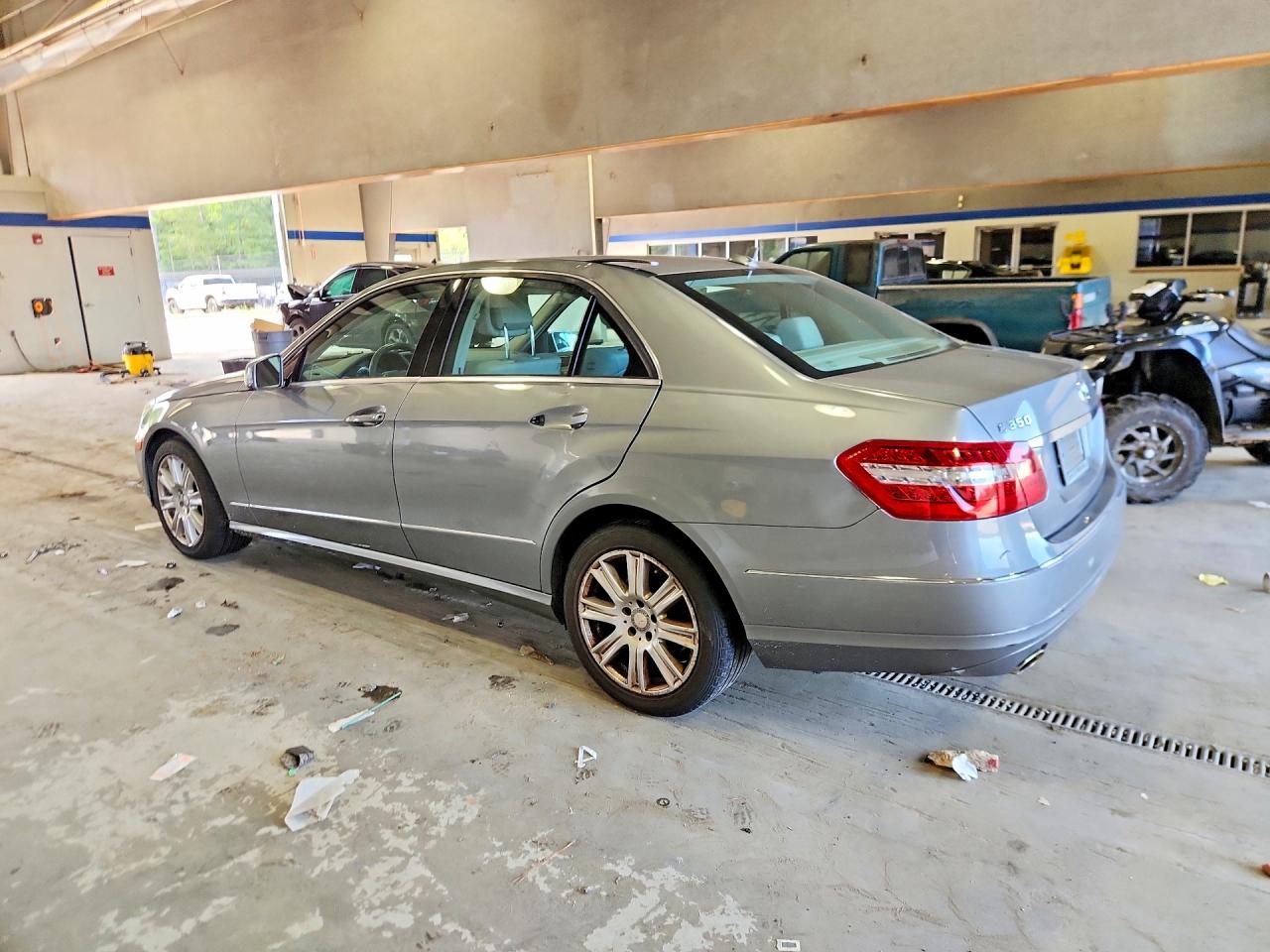 2013 MERCEDES-BENZ E 350 4MATIC — снимка 2