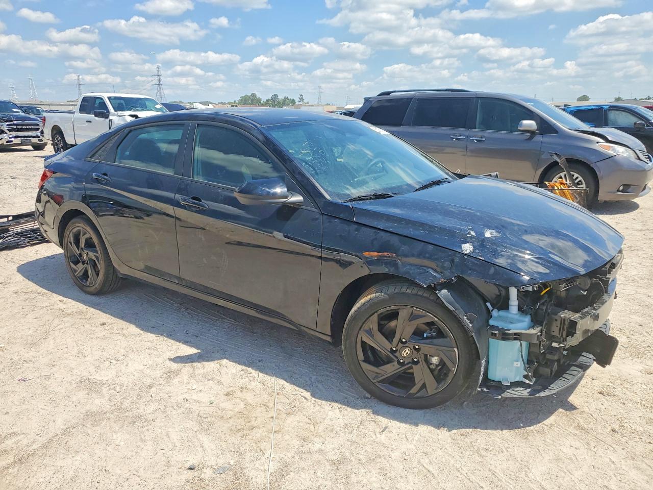 2026 HYUNDAI ELANTRA SEL SPORT — снимка 4