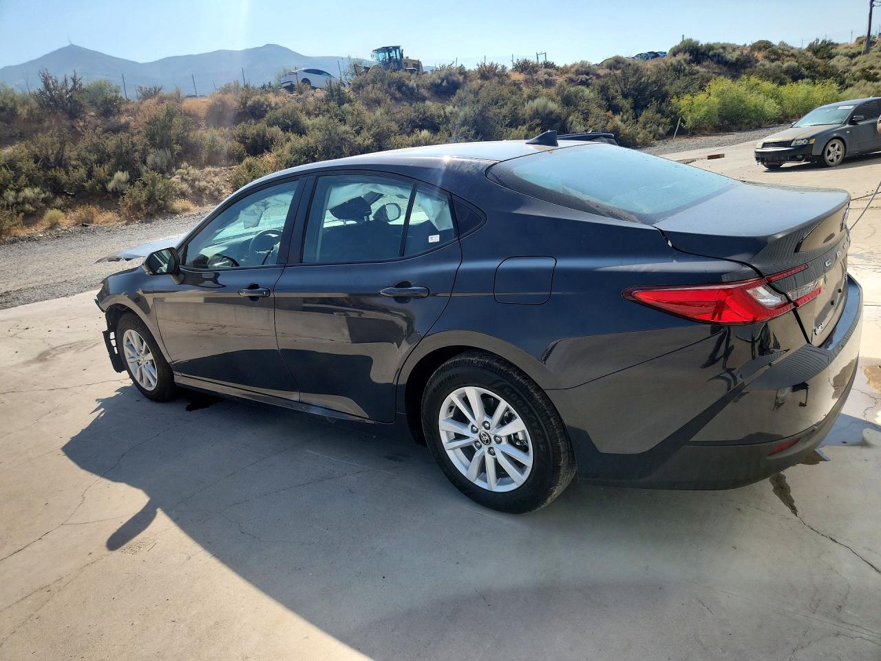 2026 TOYOTA CAMRY LE — снимка 2