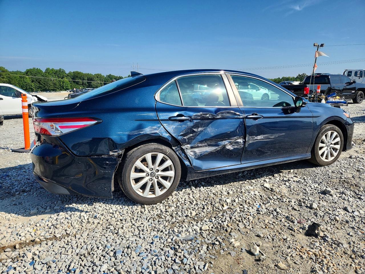 2019 TOYOTA CAMRY LE — снимка 3