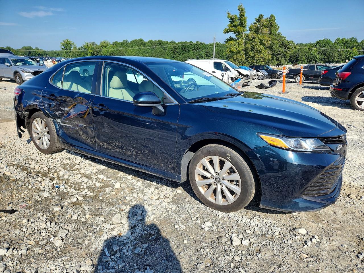 2019 TOYOTA CAMRY LE — снимка 4