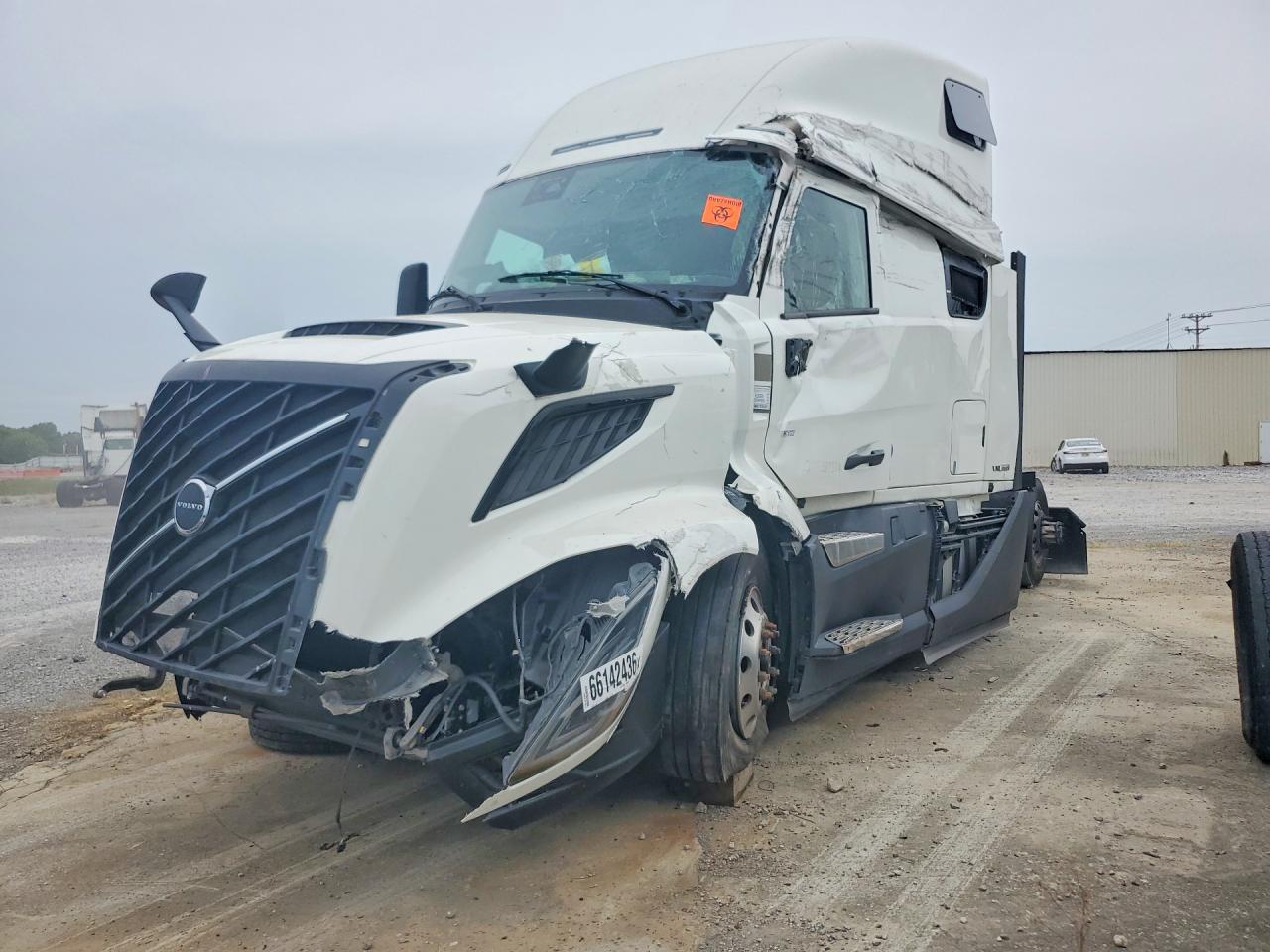 2025 VOLVO VNL (4)