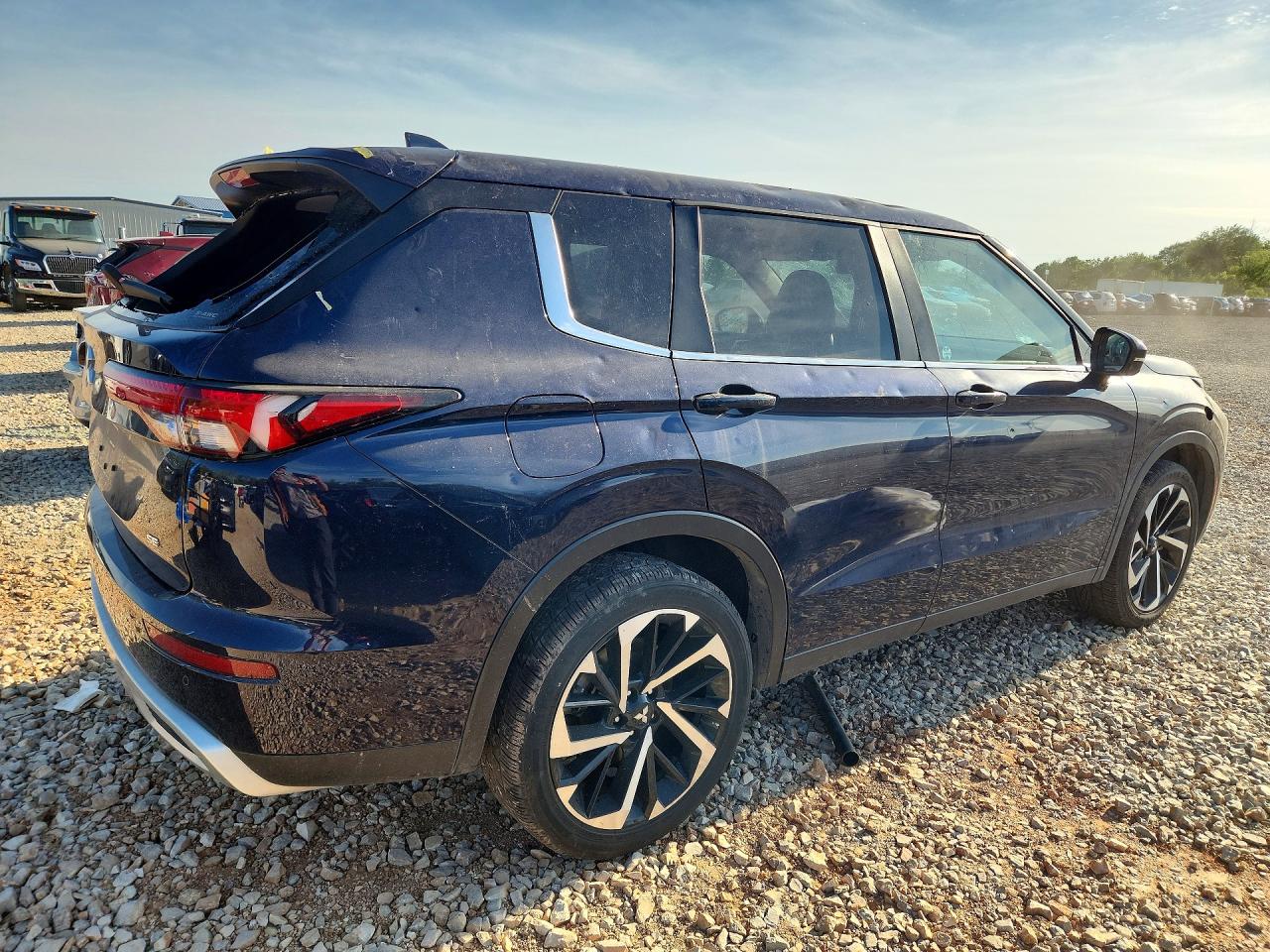 2024 MITSUBISHI OUTLANDER SE — снимка 3