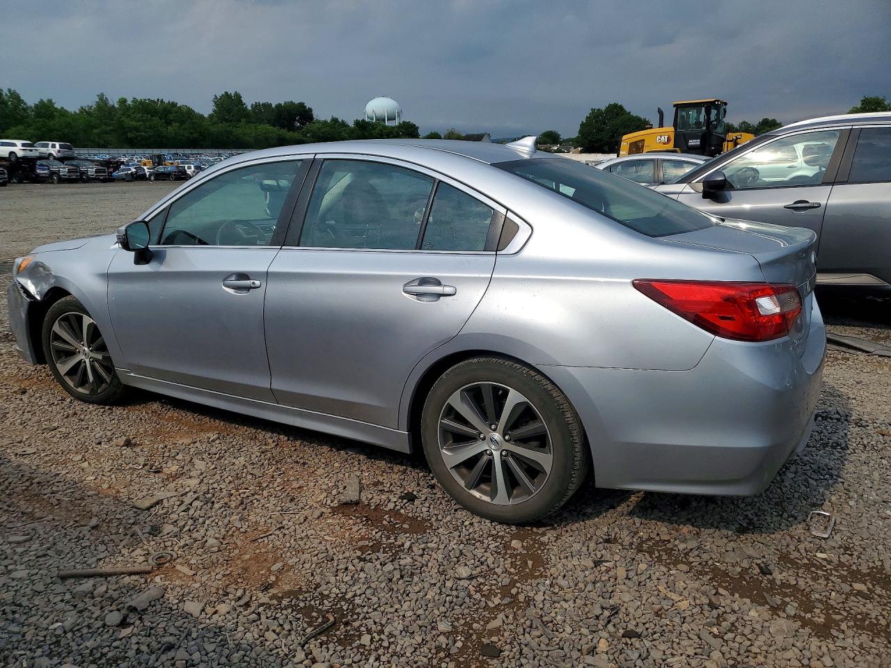 2017 SUBARU LEGACY 2.5I LIMITED — снимка 2