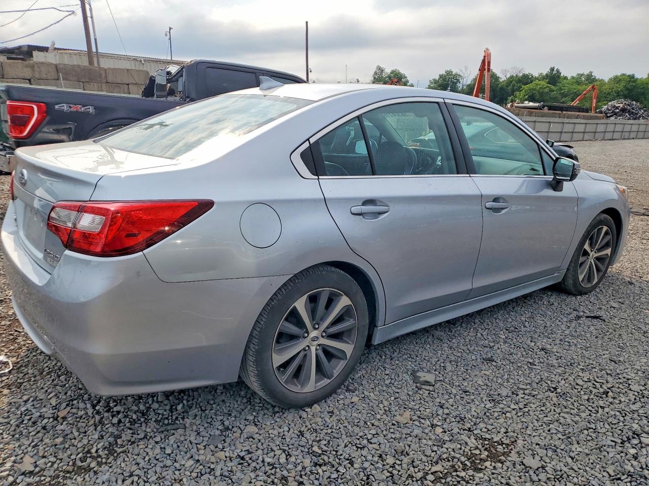 2017 SUBARU LEGACY 2.5I LIMITED — снимка 3