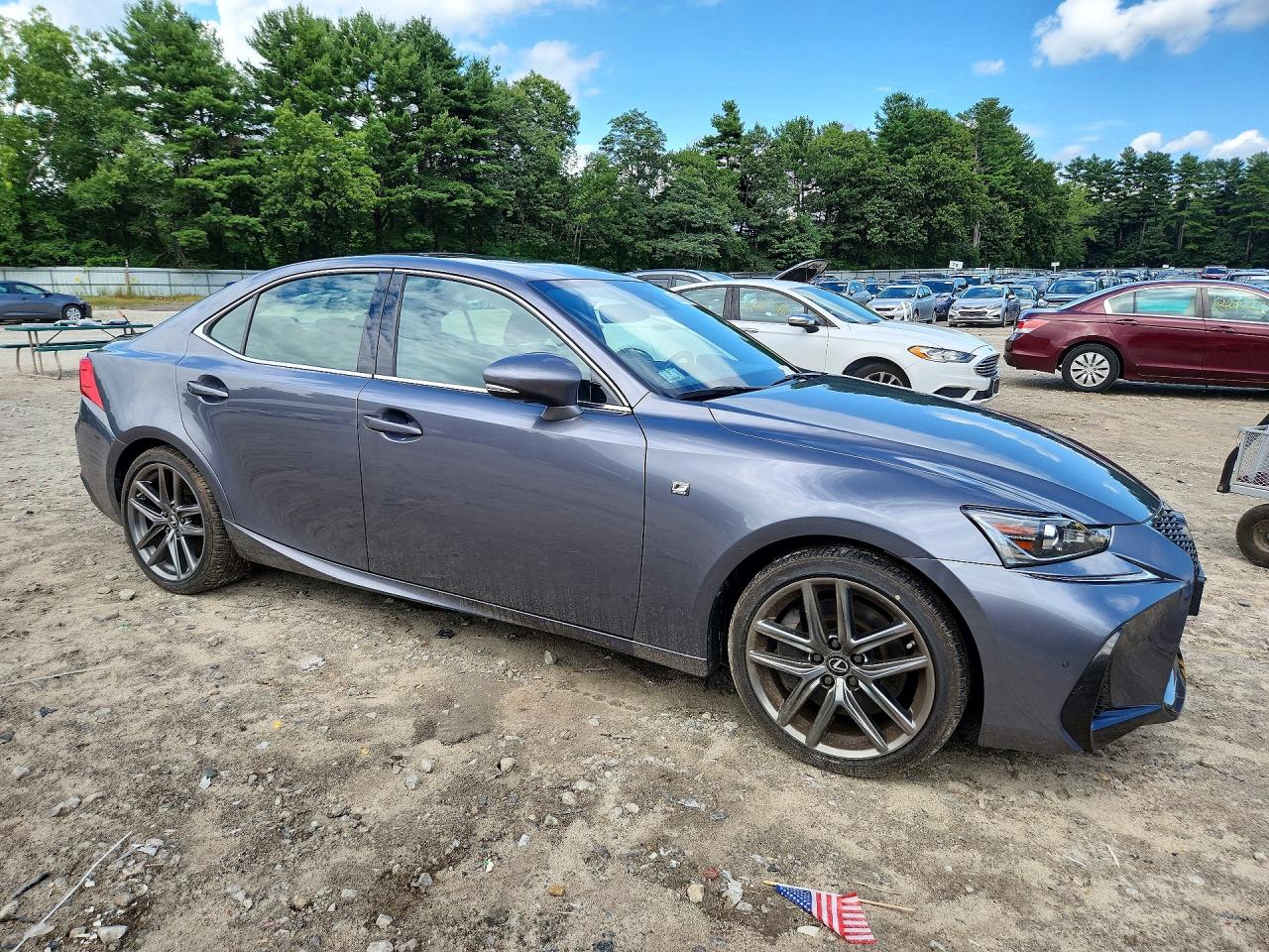 2019 LEXUS IS 300 — снимка 4