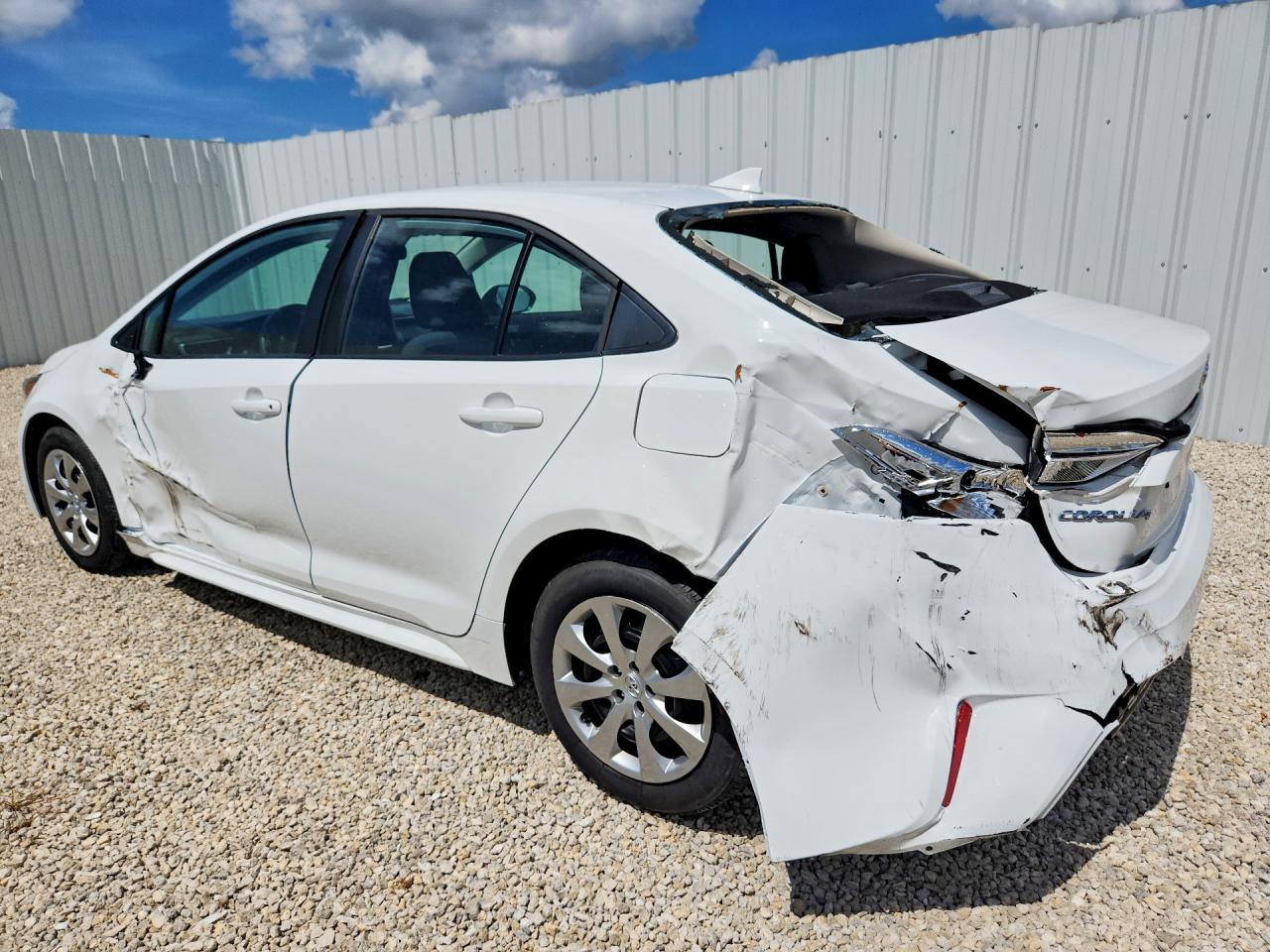 2026 TOYOTA COROLLA LE — снимка 2