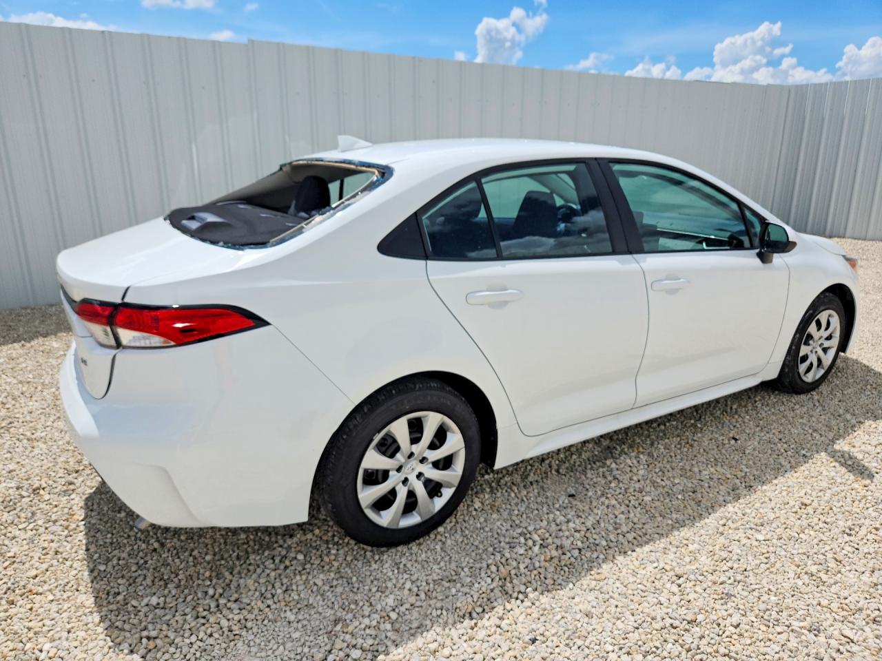 2026 TOYOTA COROLLA LE — снимка 3
