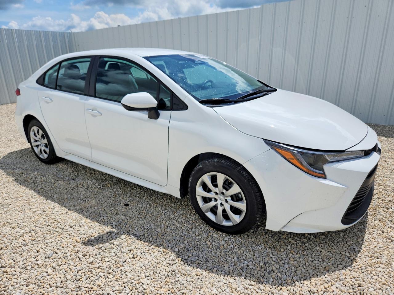2026 TOYOTA COROLLA LE — снимка 4