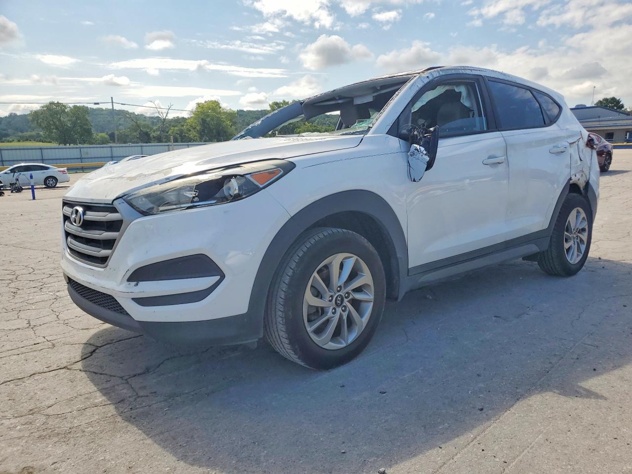 2017 HYUNDAI TUCSON SE