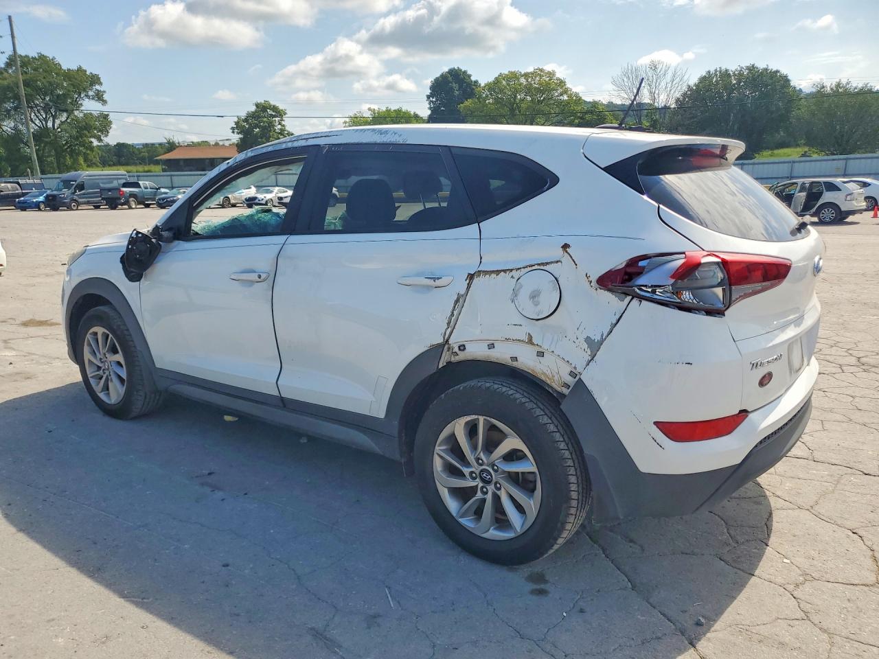 2017 HYUNDAI TUCSON SE — снимка 2
