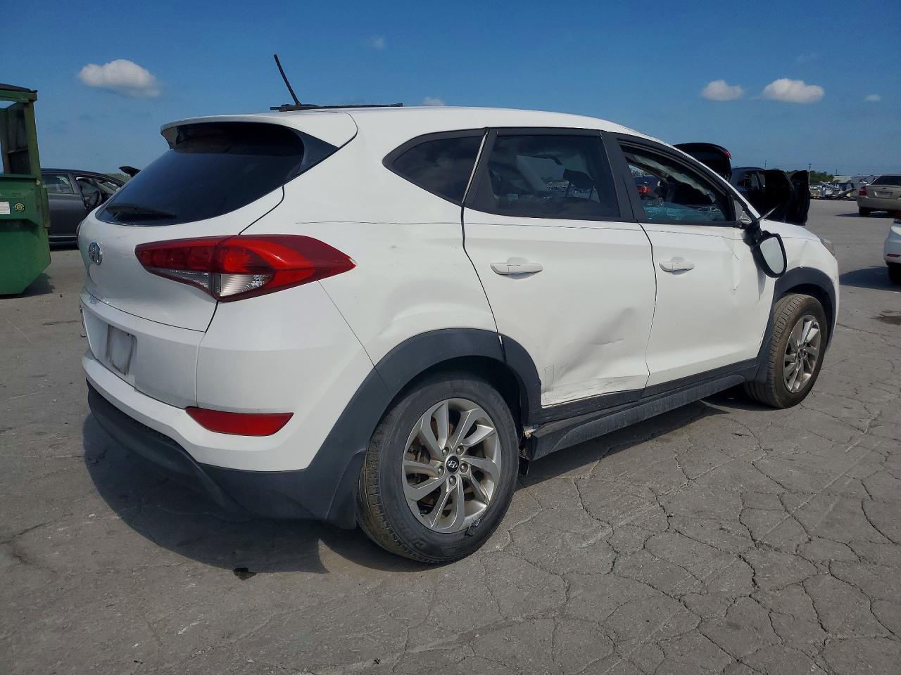 2017 HYUNDAI TUCSON SE — снимка 3