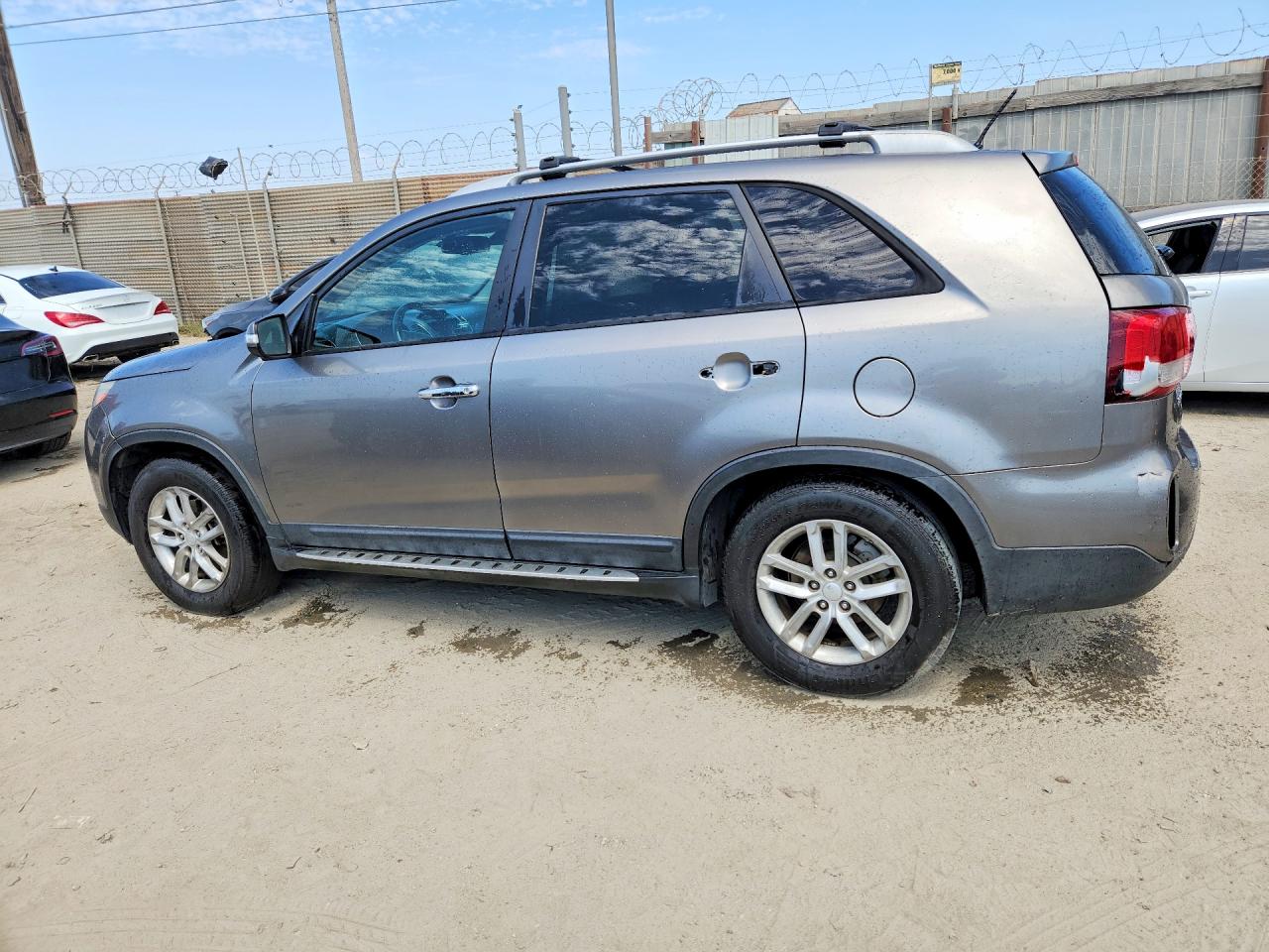 2015 KIA SORENTO LX — снимка 2