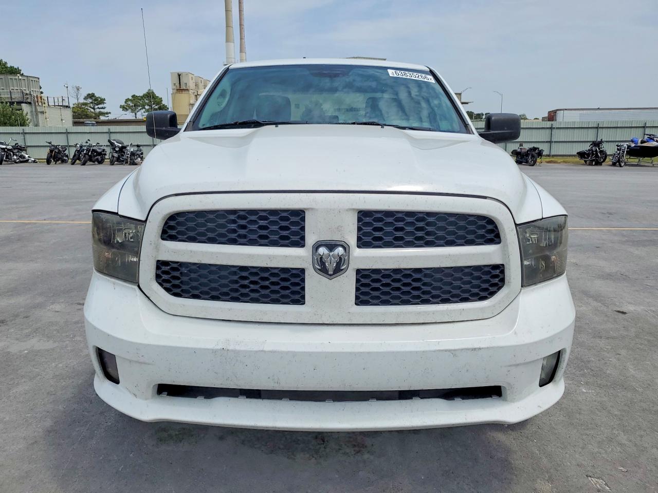 2017 RAM 1500 ST — снимка 5