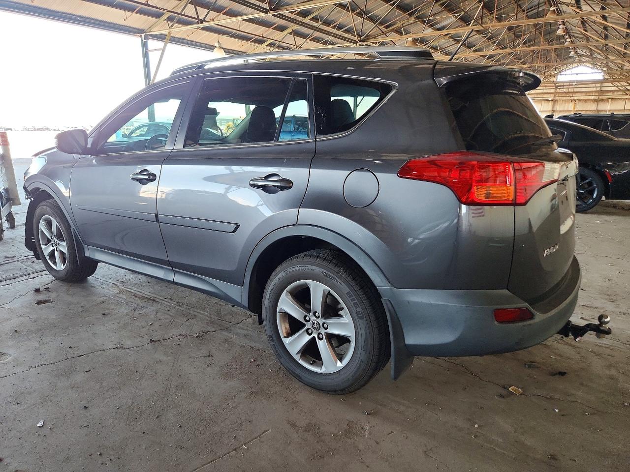 2015 TOYOTA RAV4 XLE — снимка 2