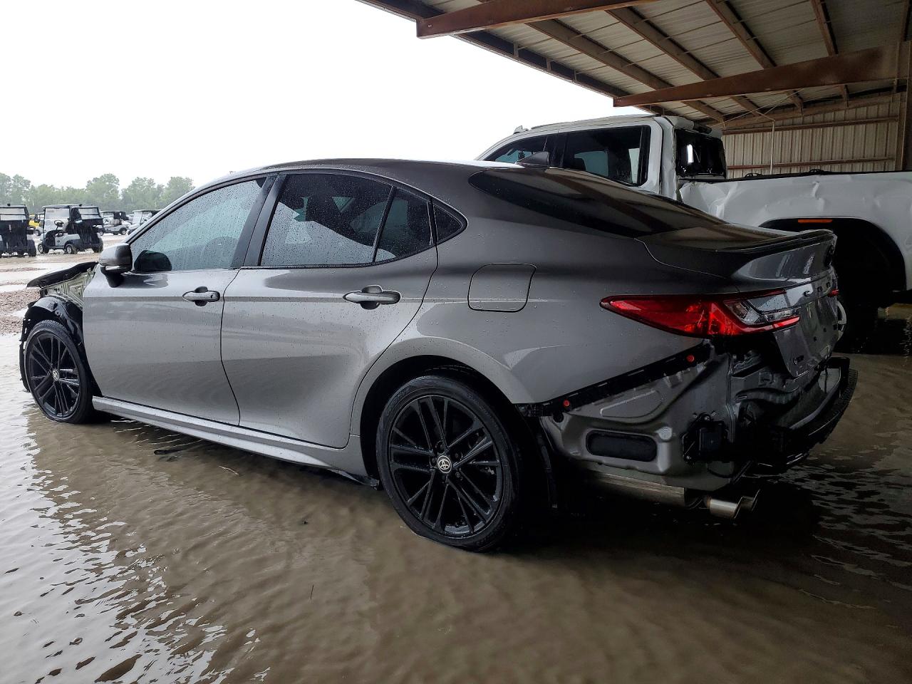 2025 TOYOTA CAMRY SE — снимка 2